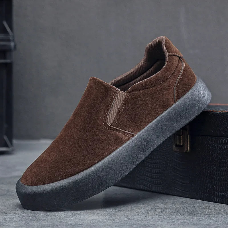 LEANDRO | SLIP-ON DE GAMUZA
