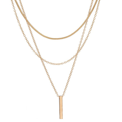 Elegante mehrlagige Halskette mit zartem Anhänger