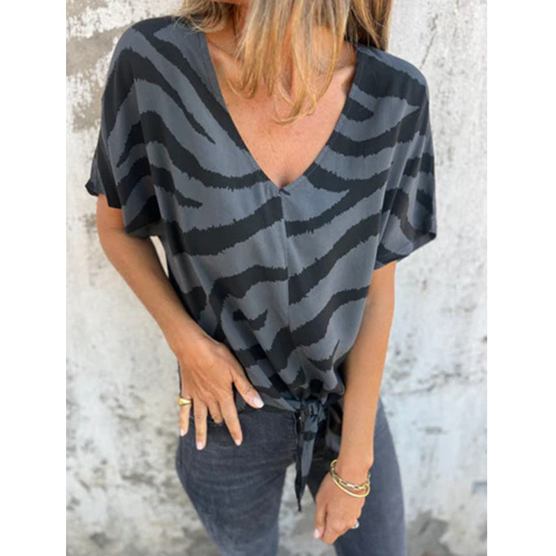 NURIA | CAMISETA DE CEBRA CON ESCOTE EN V Y NUDO